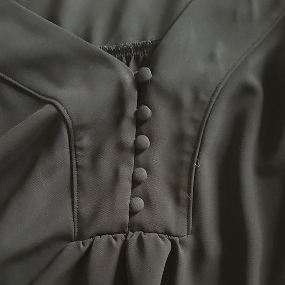 Chic Black Women's Blouse - Picture 2 of 3